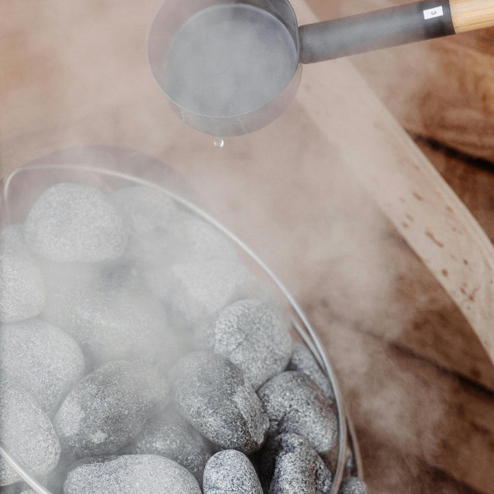 How to enhance your sauna ritual with essential oils